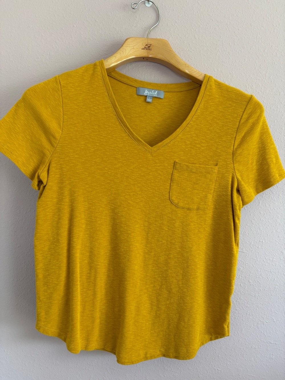 Marled Mustard V-Neck Pocket Tee Size L